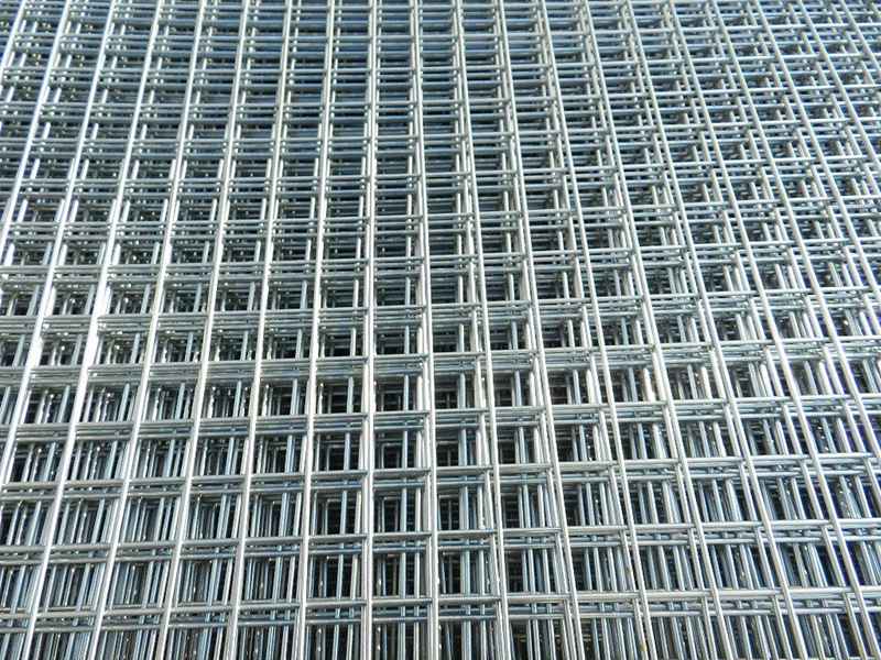 GALVANIZED WELDED WIRE MEESH.jpg